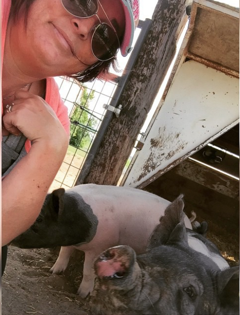 Heidi Jo Hooper pig farmer