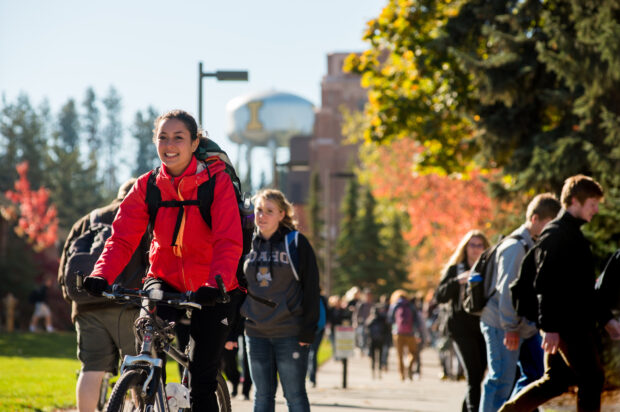 University of Idaho students traverse the campus academic mall corridor during a class change. (University of Idaho photo)